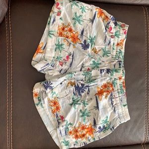 Tropics pattern linen shorts